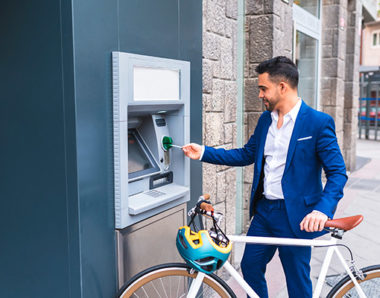 Latinos uso de servicios financieros en USA